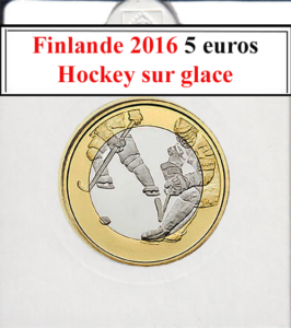 À la brocante, j'ai découvert une collection d'euros fascinante, incluant une pièce finlandaise de 5 euros dédiée au hockey sur glace. Le verso, neuf et éclatant, montrait des joueurs en pleine action. Une caméra vintage, une radio ancienne et un livre rare sur le sport finlandais complétaient ce trésor.
