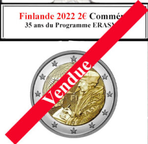 À la brocante, j'ai découvert une collection d'euros captivante, incluant la pièce finlandaise de 2 euros de 2022 commémorant les 35 ans du programme ERASMUS. Neuve et éclatante, elle symbolisait l'éducation et la coopération européenne. Une caméra vintage, une radio ancienne et un livre rare sur l'éducation complétaient ce trésor historique.