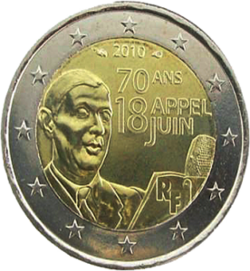Lors d'une brocante, j'ai trouvé une pièce française de 2 euros commémorant l'Appel du 18 juin 1940, datant de 2010. Cet événement historique, symbolisé sur la pièce, est captivant. À côté, une caméra vintage capturait des moments, une radio ancienne diffusait des récits historiques, tandis qu'un livre ancien sur la Seconde Guerre mondiale enrichissait cette découverte émouvante.