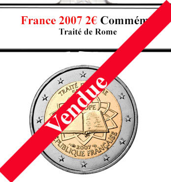 Lors d'une brocante, j'ai découvert une collection d'euros fascinante, incluant la pièce française de 2 euros de 2007 commémorant le Traité de Rome. Neuve et significative, elle symbolise l'union européenne. À côté, une caméra vintage, une radio ancienne et un livre rare sur l'histoire européenne enrichissaient cette trouvaille historique.