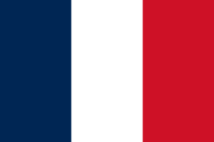 Lors d'une brocante, j'ai découvert une collection d'euros fascinante, incluant une pièce française mettant en valeur le drapeau national. Cette pièce, neuve et brillante, symbolisait fièrement l'identité nationale. À côté, une caméra vintage capturait des moments, une radio ancienne diffusait des récits historiques, tandis qu'un livre ancien sur l'histoire de la France enrichissait cette trouvaille culturelle et historique.