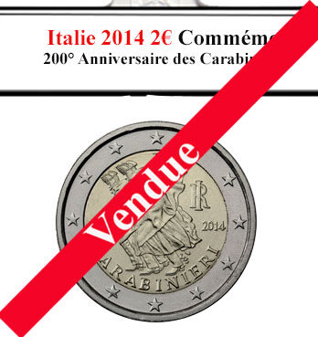 À la brocante, j'ai trouvé une pièce italienne de 2 euros de 2014, neuve et brillante, célébrant le 200e anniversaire des Carabiniers. Son design honorait fièrement cette institution emblématique. À côté, une caméra vintage capturait des moments uniques, une radio ancienne diffusait des récits historiques italiens, tandis qu'un livre ancien sur l'histoire militaire enrichissait cette découverte culturelle et historique passionnante.