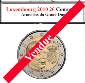 Je suis un passionné de brocantes et de collections, notamment d'euros. Je recherche des trésors tels que des livres anciens et des caméras vintage. Ma fierté est ma collection, notamment un 2€ commémoratif de 2010 du Luxembourg, mettant en avant les Armoiries du Grand-Duc. Les radios anciennes ajoutent une touche nostalgique à mon espace de collection, enrichissant ainsi mon amour pour l'histoire et les objets rares.